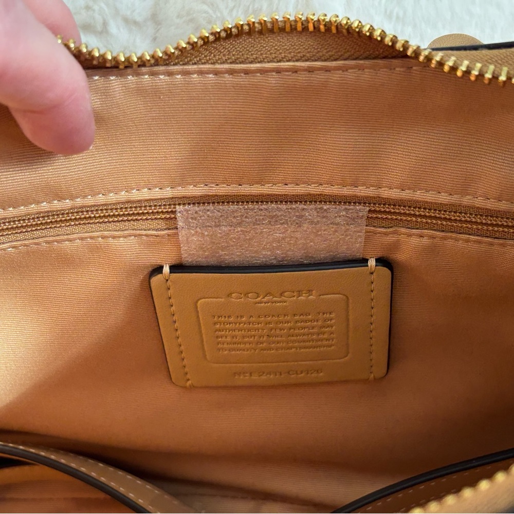 Brand New Coach Teri Hobo Bag & Wallet SET - Tan (PRICE FIRM) - Picture 6 of 9